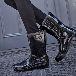 UGG Women's Sienna Waterproof Black
pure wool insole
Rubber outsole Sz 10.